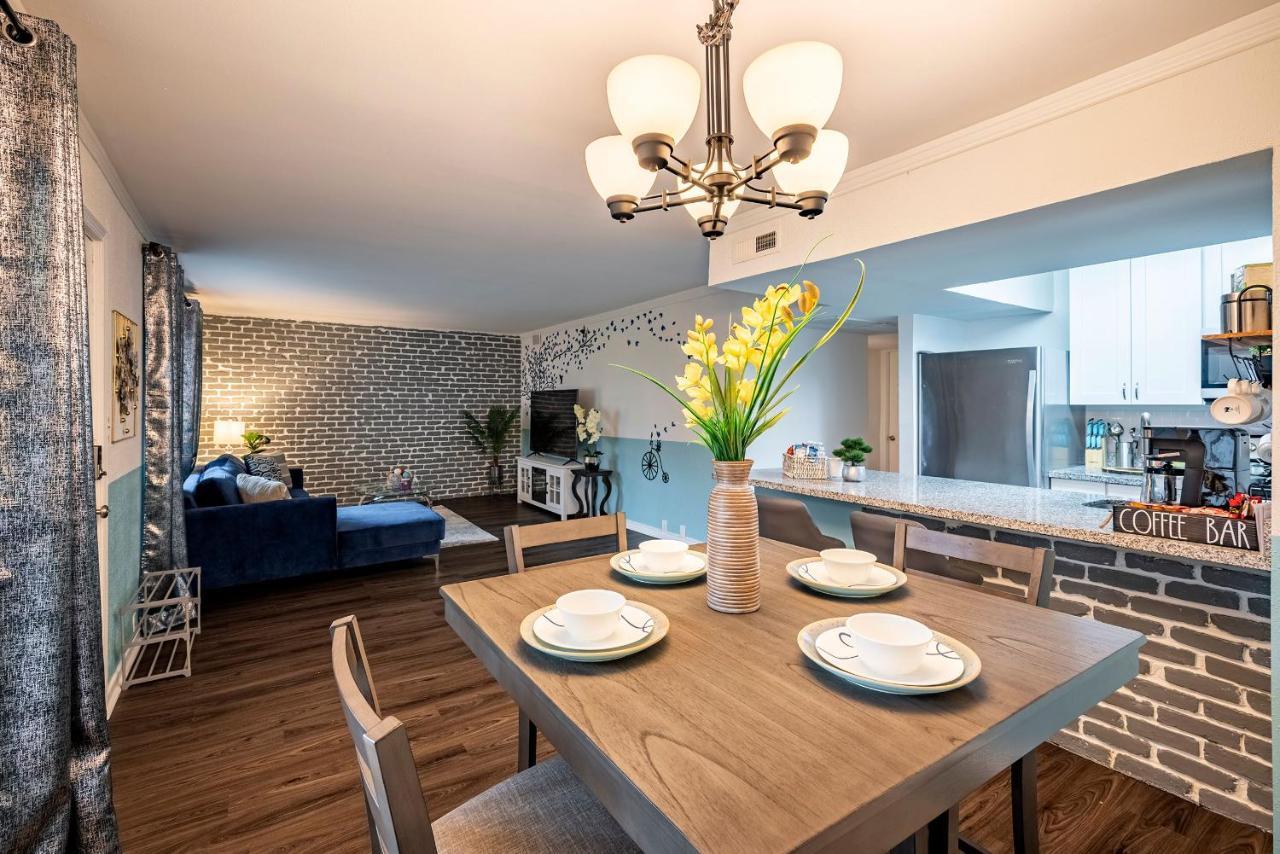 Lovely Comfort Uptown Condo For Houston Trip. Bagian luar foto